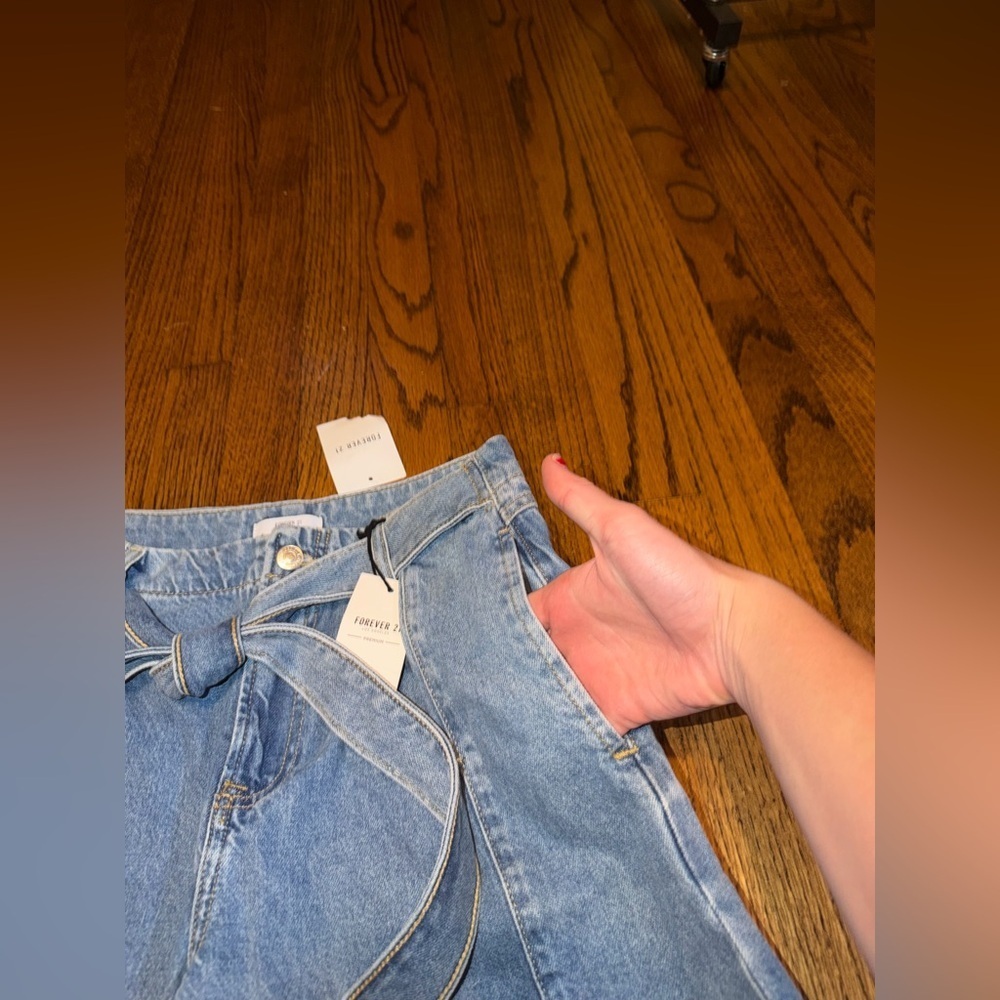 Forever 21 Premium Denim Wide Leg Jeans with Tie Waist and Button Up Size 26 - Picture 5 of 9
